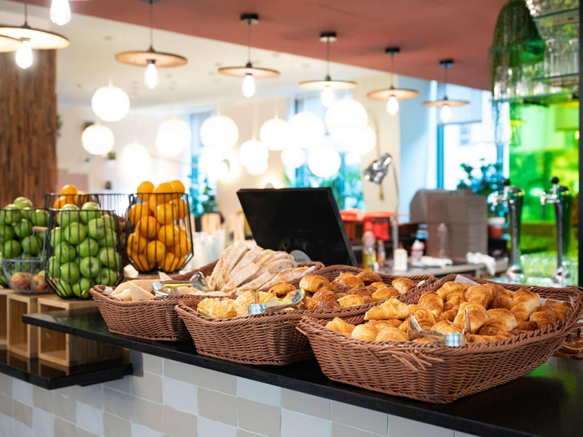 Hotel Ibis Styles Paris Meteor Avenue D'Italie Esterno foto